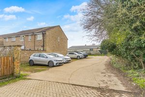 Peacocks Close Middleton Cheney